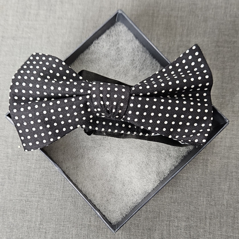 Tommy Hilfiger Silk Bow Tie Black White Polka Dot Adjustable Formal